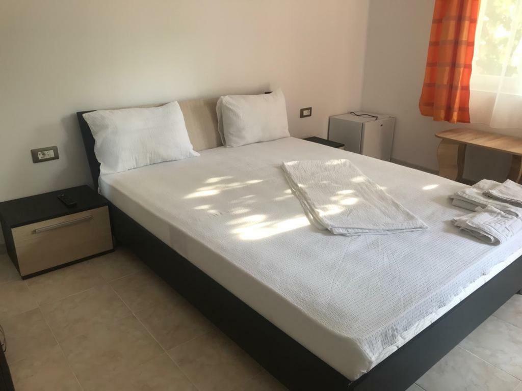Apartamento Raven Comstar Corbu  Exterior foto