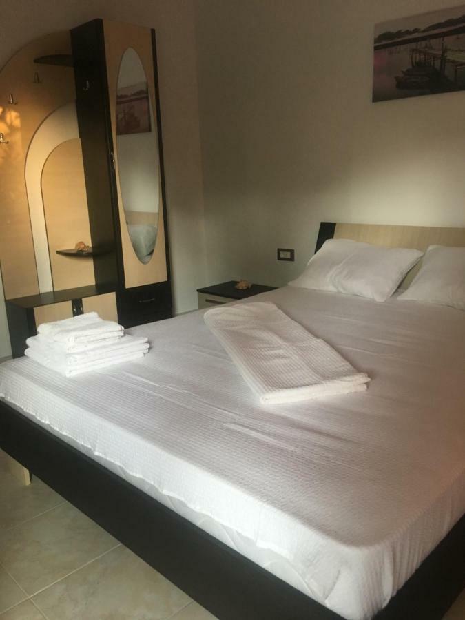 Apartamento Raven Comstar Corbu  Exterior foto