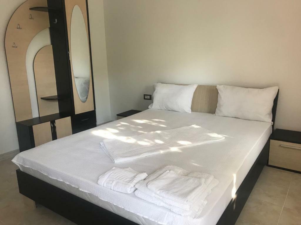 Apartamento Raven Comstar Corbu  Exterior foto